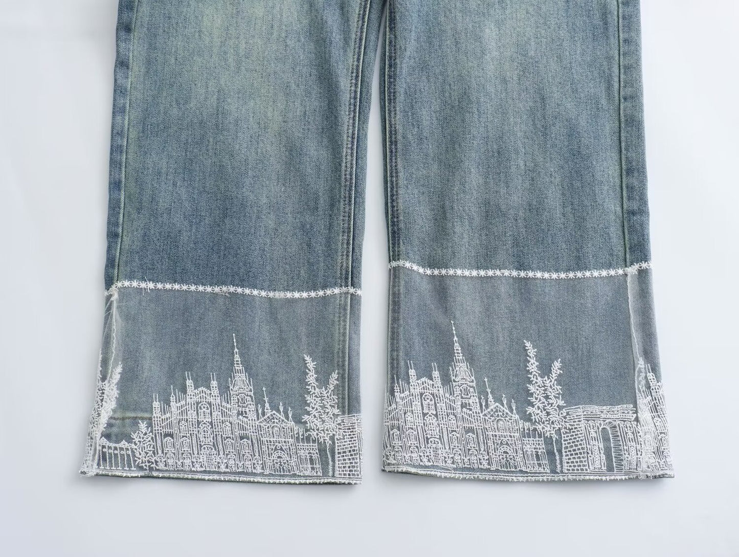 Frühlings-Damenbekleidung, traditionelle chinesische Spitzen-Patch-Bördel-Jeans mit weitem Bein, verkürzte Hose