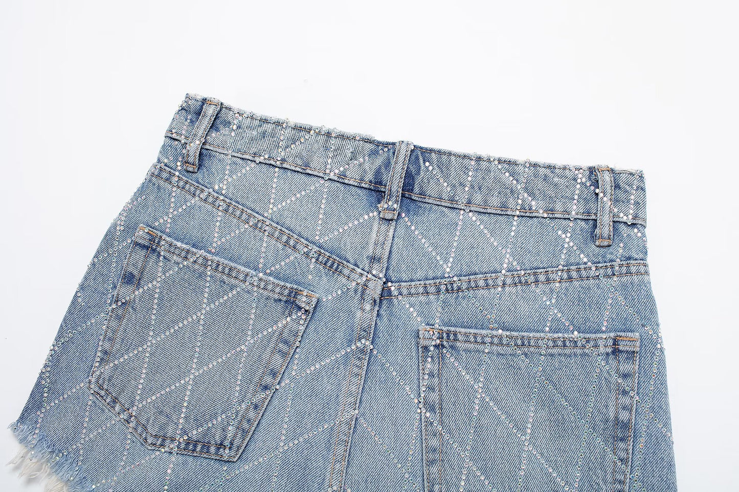 Short en jean taille haute à bords incurvés pour femme