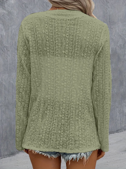 Strickjacke mit Ösen und Rolllaschenärmeln