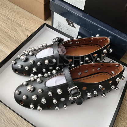 Rivet Round Head Flat Shoes Luxury Black Leather Hole Sandal Buckle Ballet Sandal Silver Ball Metal Hollow Mary Jane Shoes 34-45