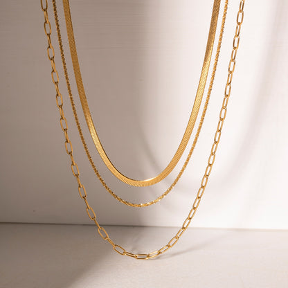 Collier triple couche plaqué or 18 carats